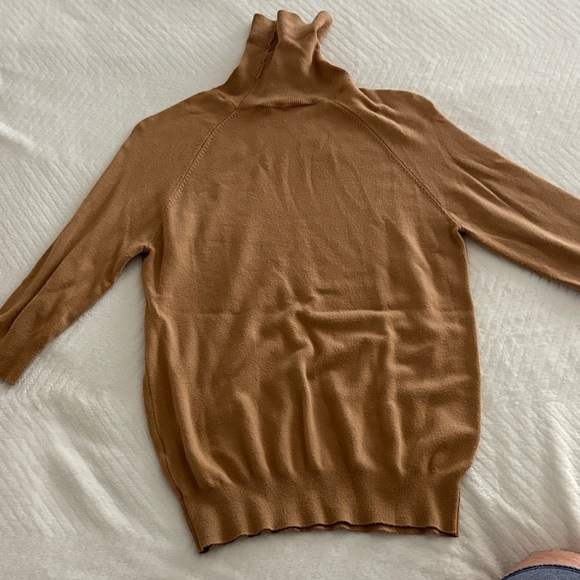 Zara Camel Turtleneck Sweater - Picture 1 of 3